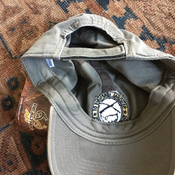 2 Hunting logo ball caps - Picture 6 of 8